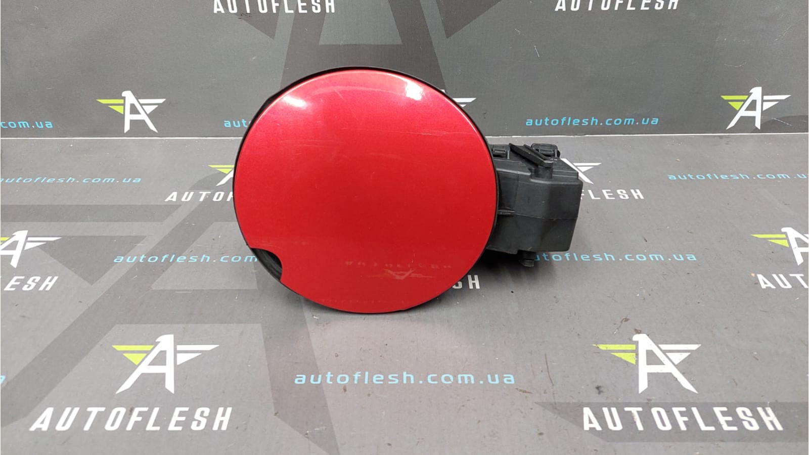 Лючок бензобака 781205835R, 7700812369, 148067154R TENNP Renault Clio 4 Grandtour клио бу